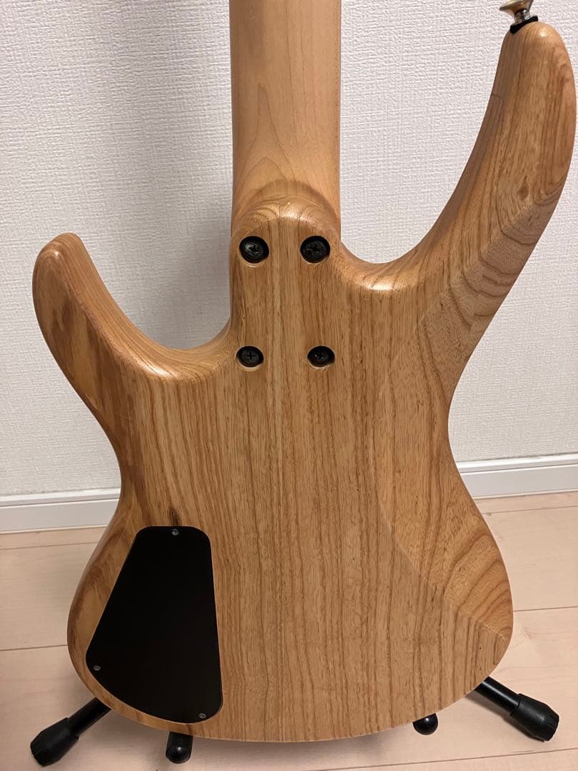 Grover Jackson□エレキベース□ナチュラル ウッド