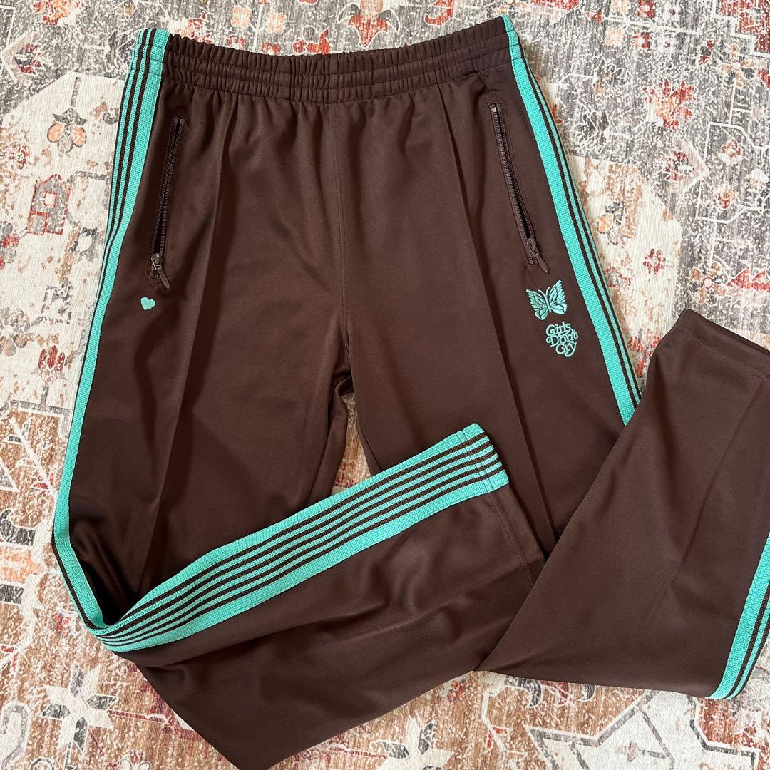 美品】Needles Girls Don't Cry トラックパンツ ブラウン - メルカリ