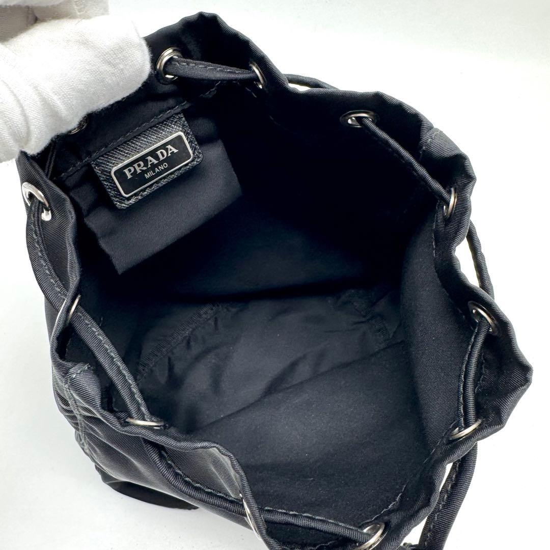 近年型・極上美品✨】プラダ 巾着ポーチ テスートナイロン