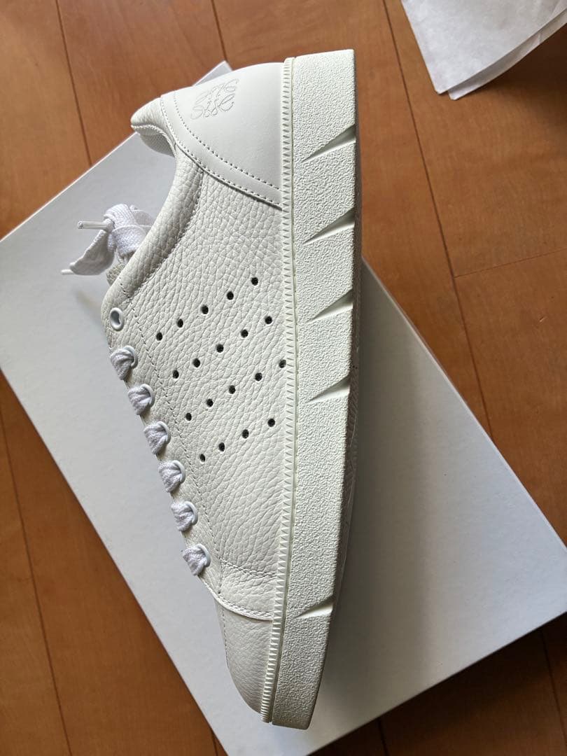 値下げ不可 LOEWE ホワイトレザー スニーカー 42 - メルカリ