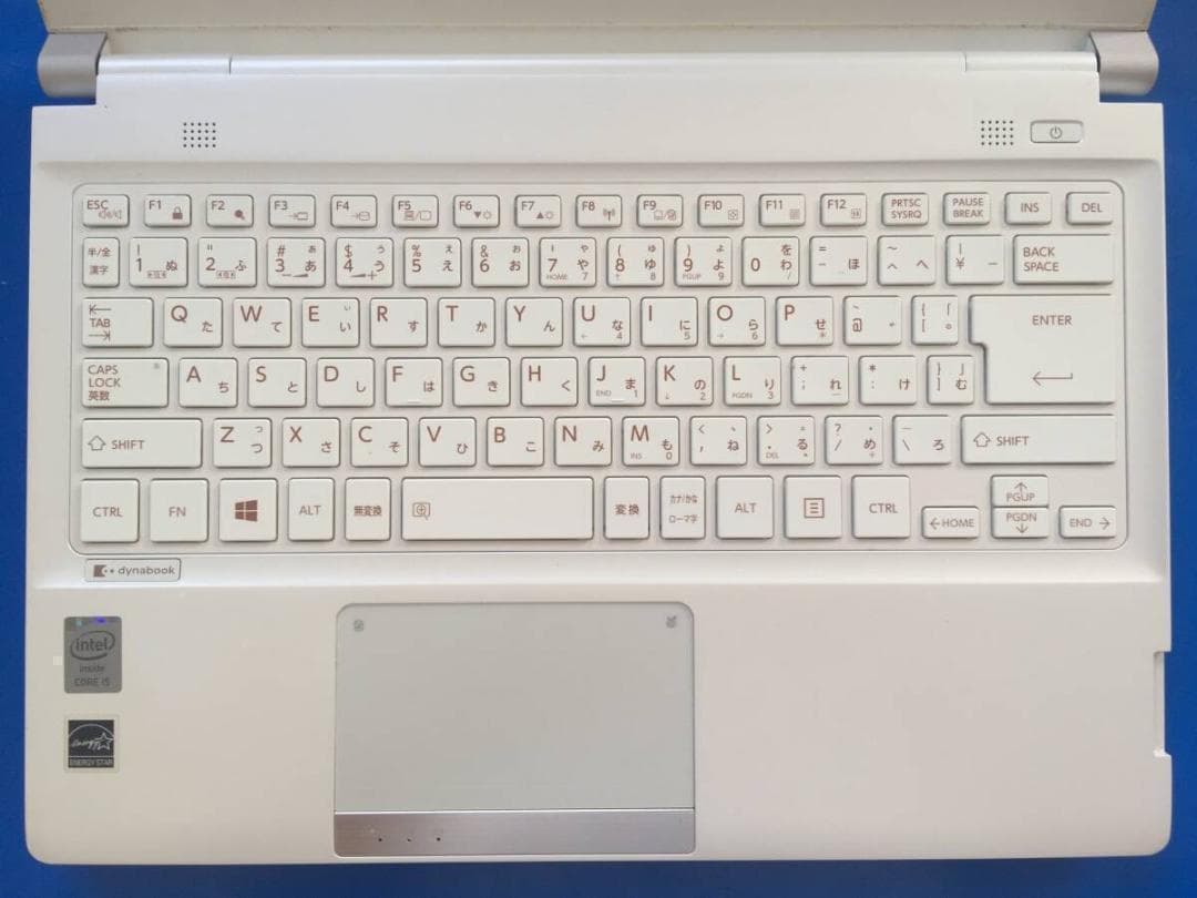 東芝 dynabook R73/PWQ　コンパクト　ノートパソコン