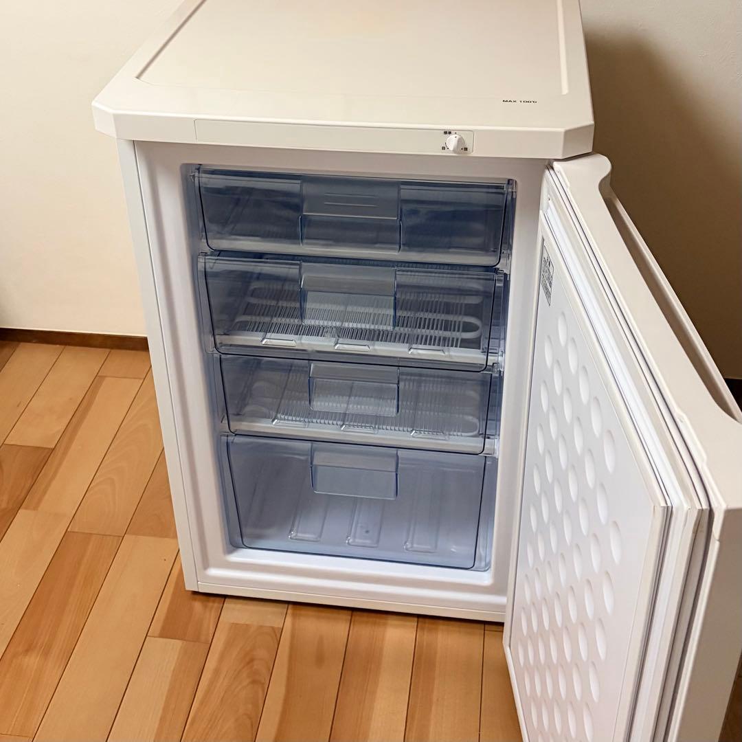 【本日限定値下げ】アイリスオーヤマ　冷凍庫　IUSD-9B-W