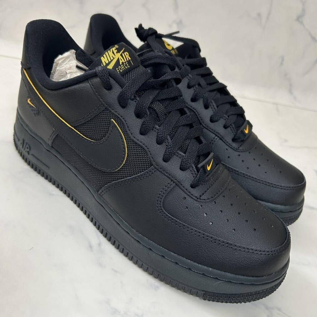 ナイキ エアフォース1 ロー ブラック ユニバーシティゴールド - メルカリ