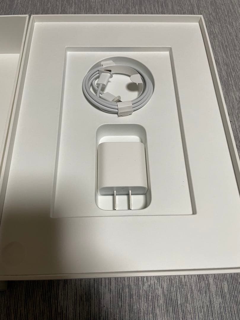 Apple iPad Air スペースグレー 本体　第五世代　256GB