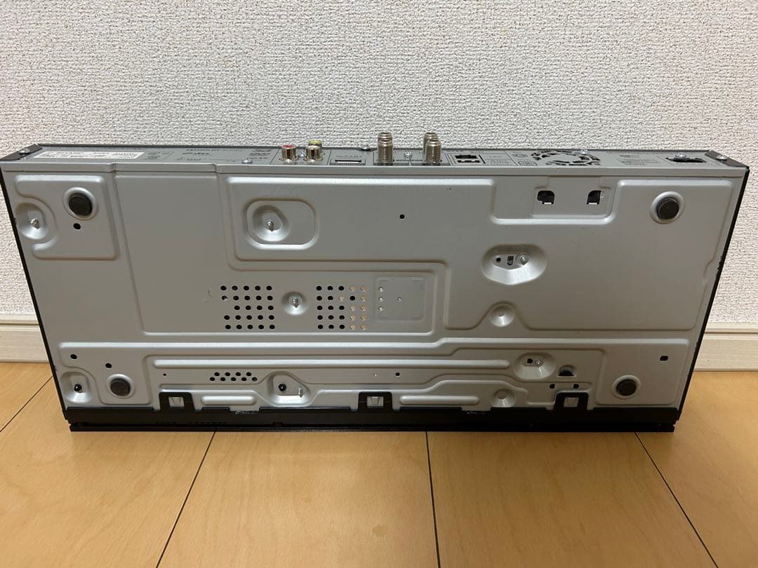 Hisense 32型　液晶テレビ　SHARP DVD機器