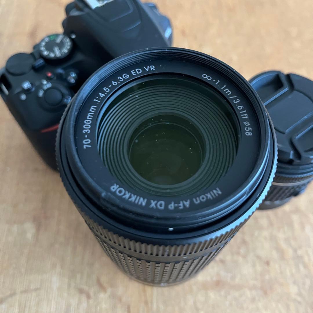 Nikon D3500 デジタル一眼レフカメラ ダブルズームキット、収納ケース付