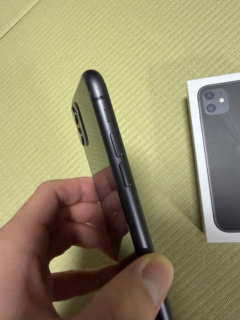 iPhone 11 128GB ブラック　SIMフリー