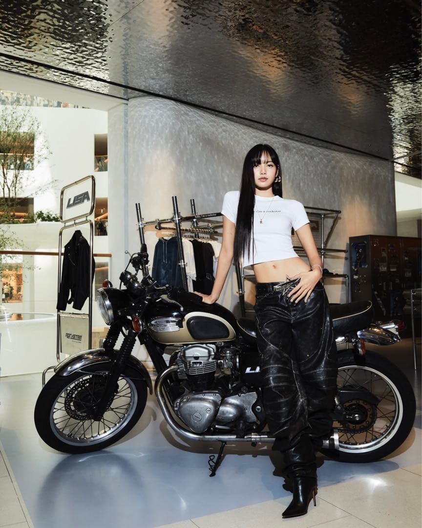 LiSA ROCKSTAR ポップアップ クロップドTシャツ Mサイズ 韓国 - メルカリ