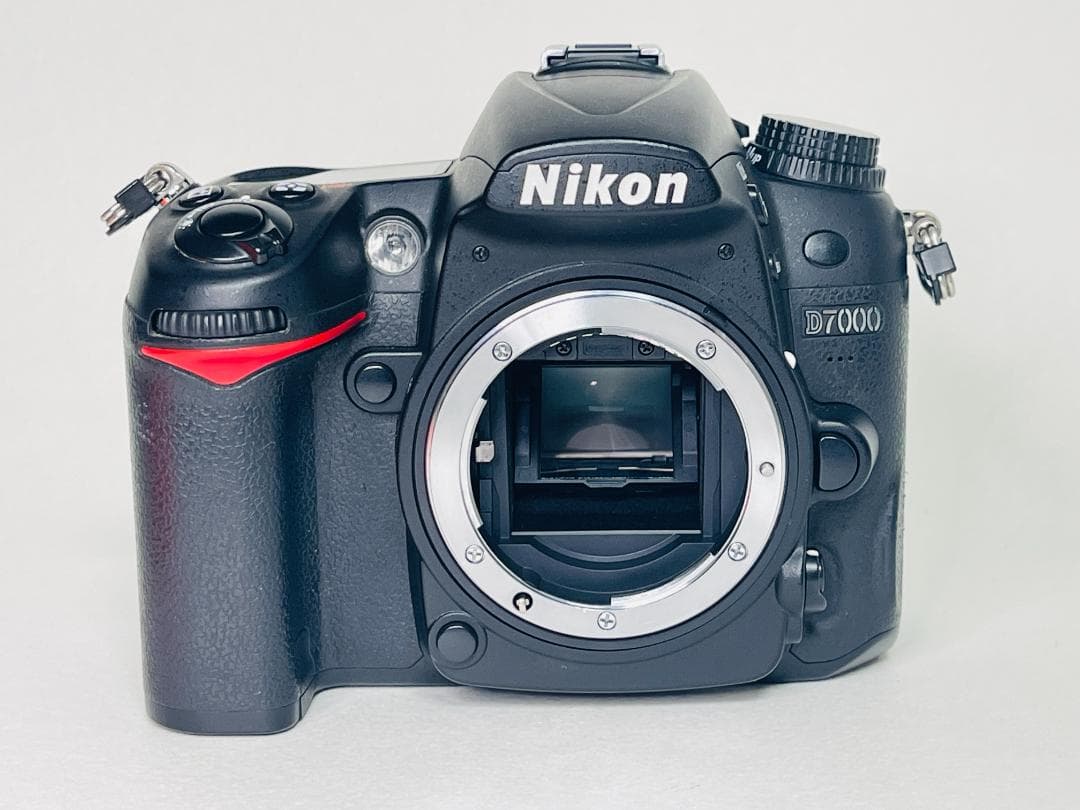 ★使用頻度少なめ！ショット数4,987回★ 美品 Nikon D7000 ボディ