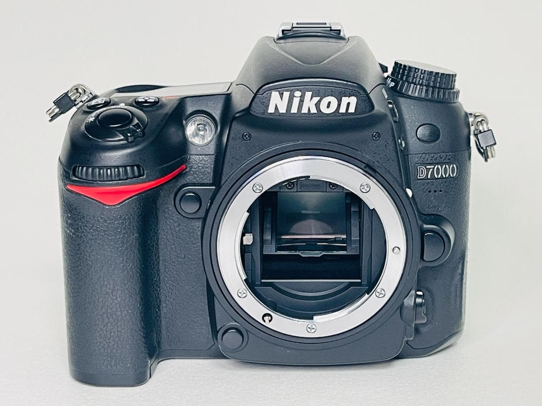 ★使用頻度少なめ！ショット数4,987回★ 美品 Nikon D7000 ボディ