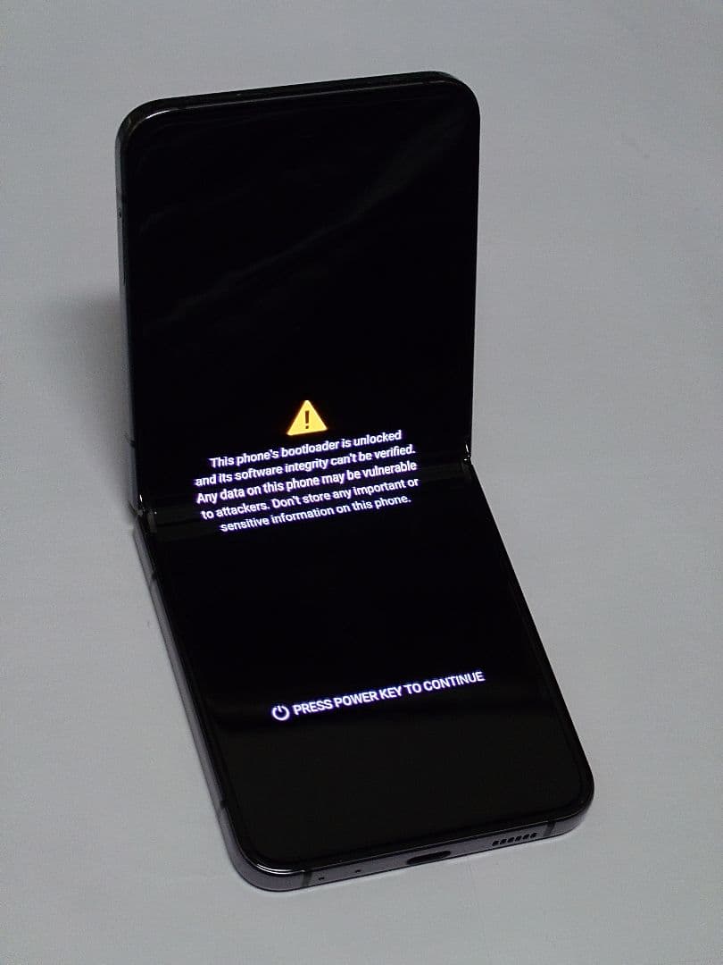 Galaxy Z Flip5 SM-F731B 512GB 8GB グラファイト