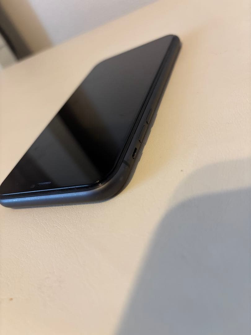 Apple iPhone 11 ブラック ケース付き