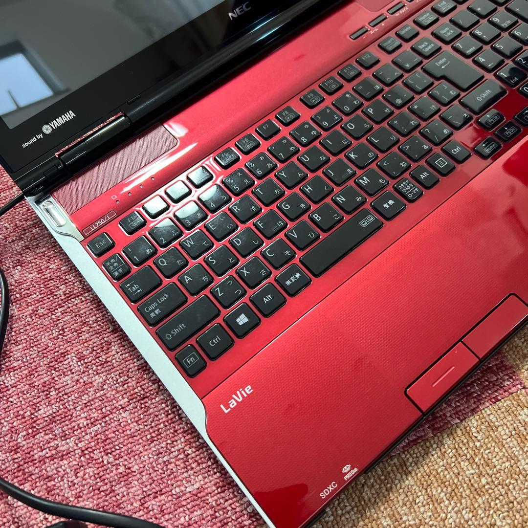 NEC LaVie ノートPC Intel Core i7 赤