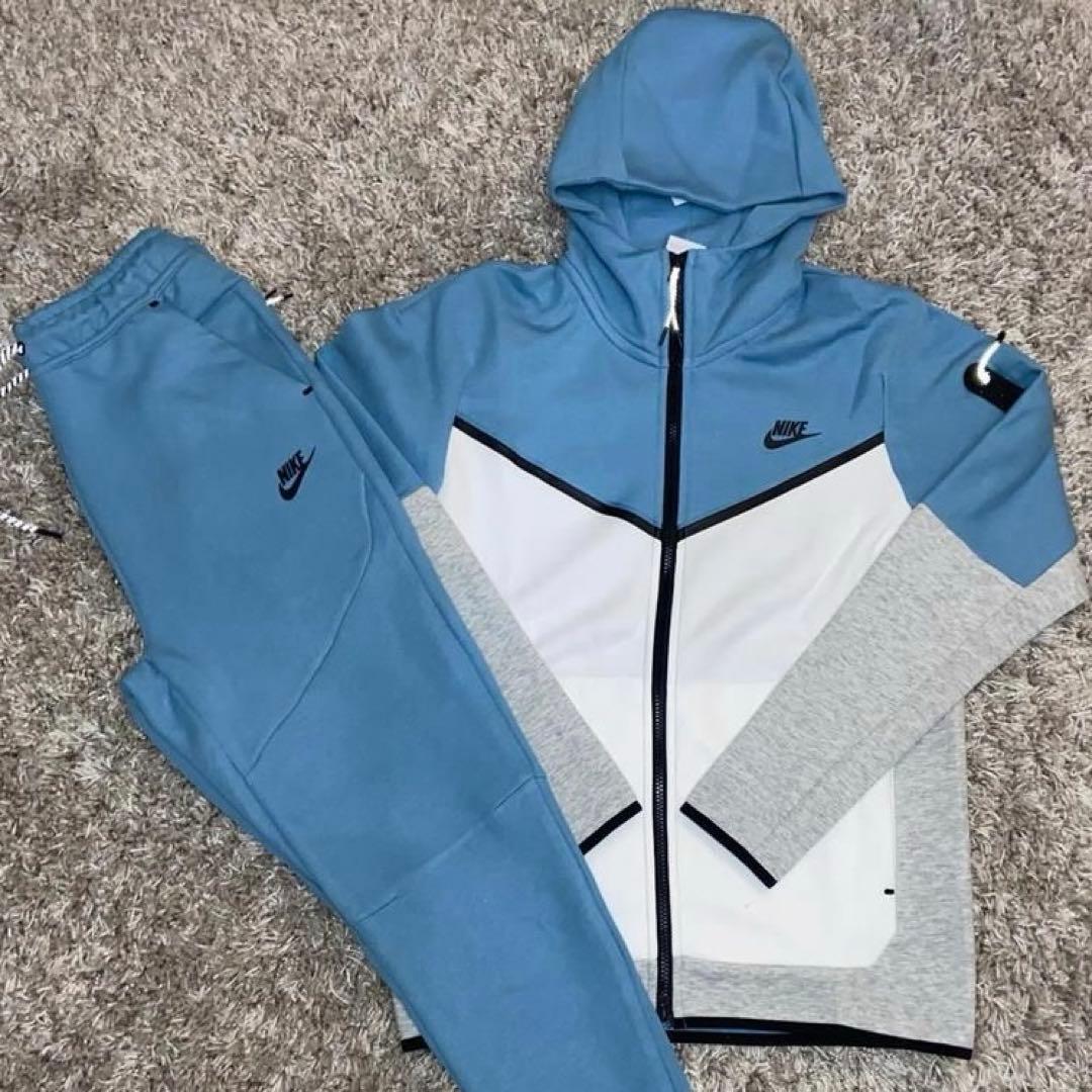 ナイキ テックフリース スカイブルー - メルカリ