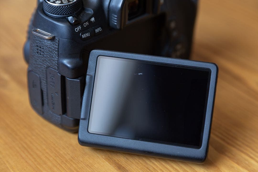 EOS 8000D ＋ EF-S 18-55mm F4-5.6 IS STM