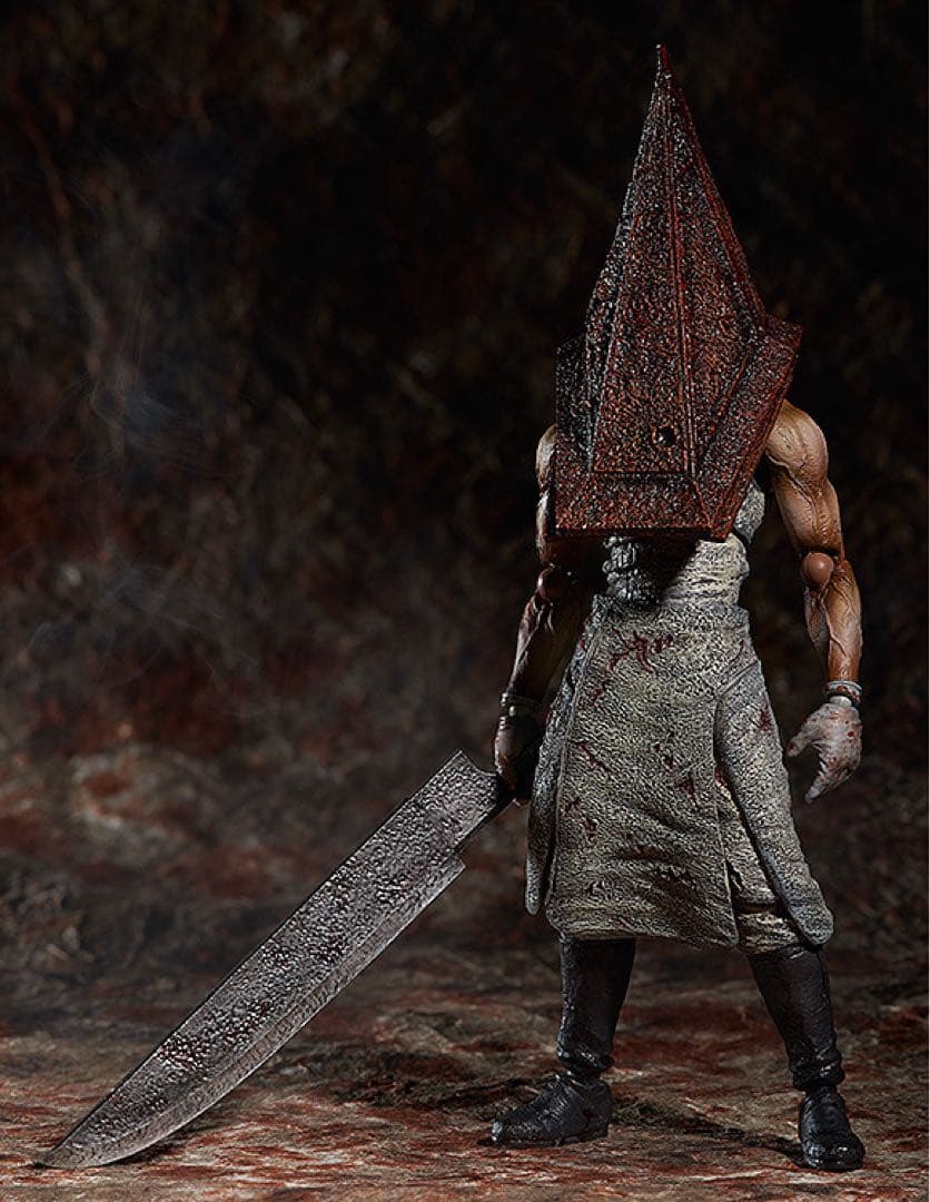 週末セール！　figma レッドピラミッドシング　三角頭　サイレントヒル Amazon.com: FREEing Silent Hill 2: Red Pyramid Thing Figma Action