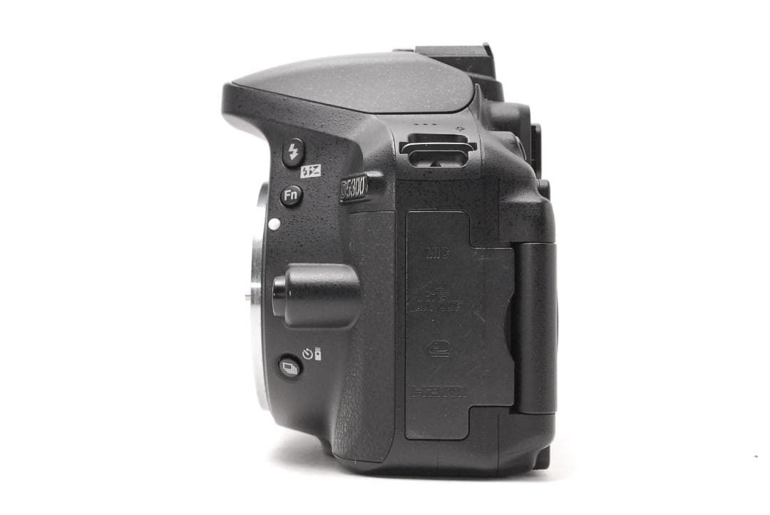 【美品】Nikon D5300 近くも遠くも撮れる万能レンズ WiFi搭載