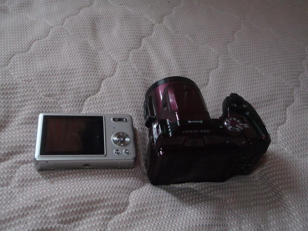 ⭕️ばら売り可能♥️動作品２台★スマホ転送★B500プラム人気色４kコンデジ軽量