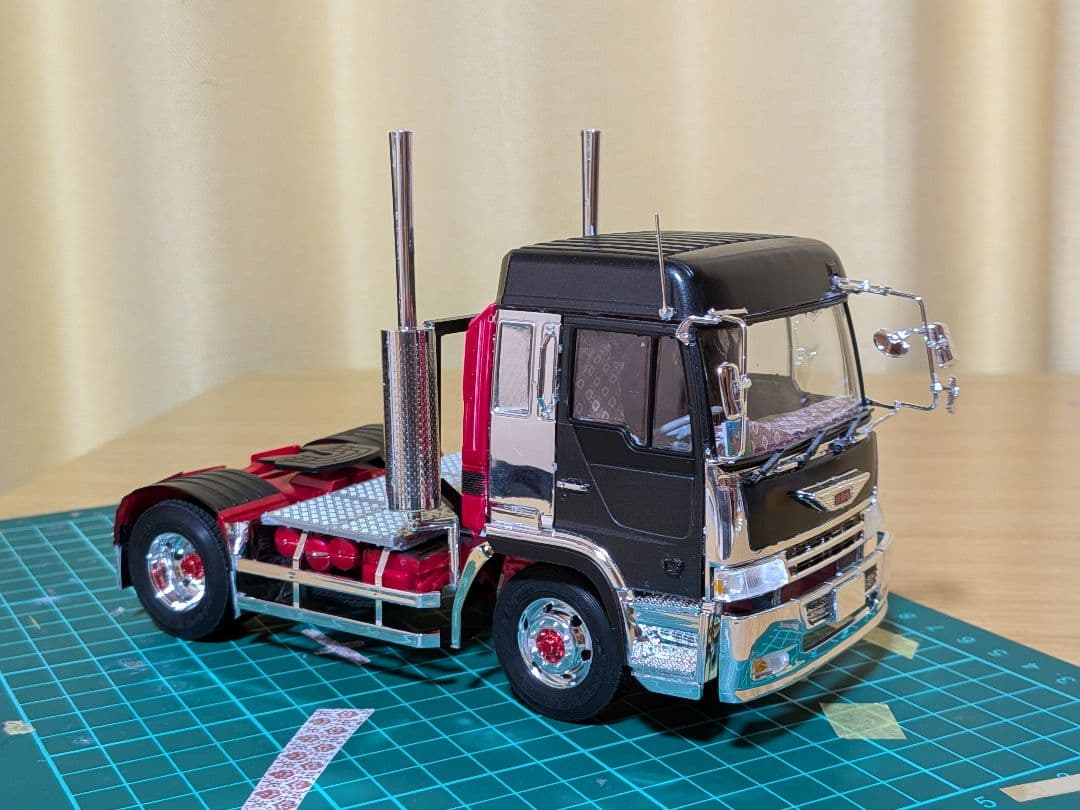 デコトラプラモデル完成品 日野テラヴィトレーラーヘッド ヘビー