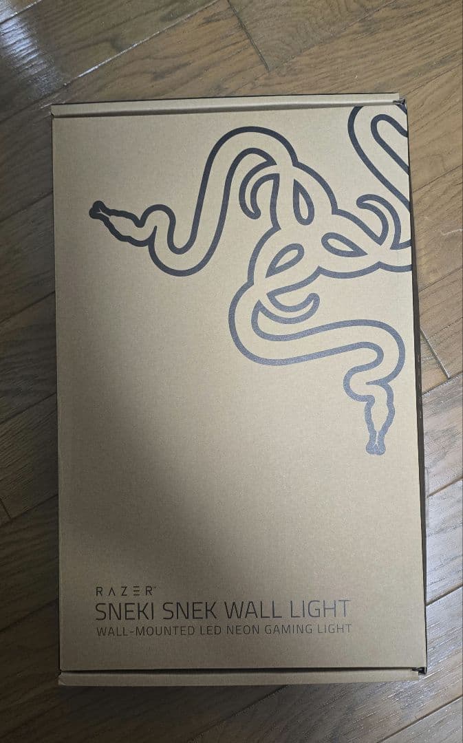 その他 razer sneki wall light