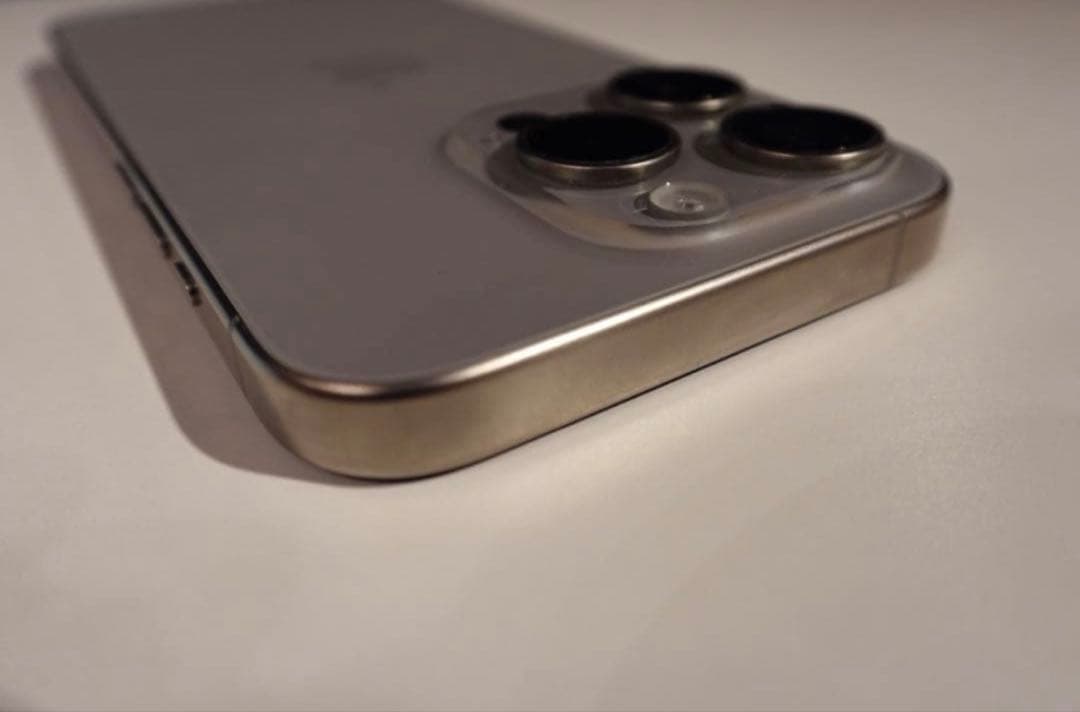 Z*u様 【美品】iPhone15pro 256GB SIMフリー