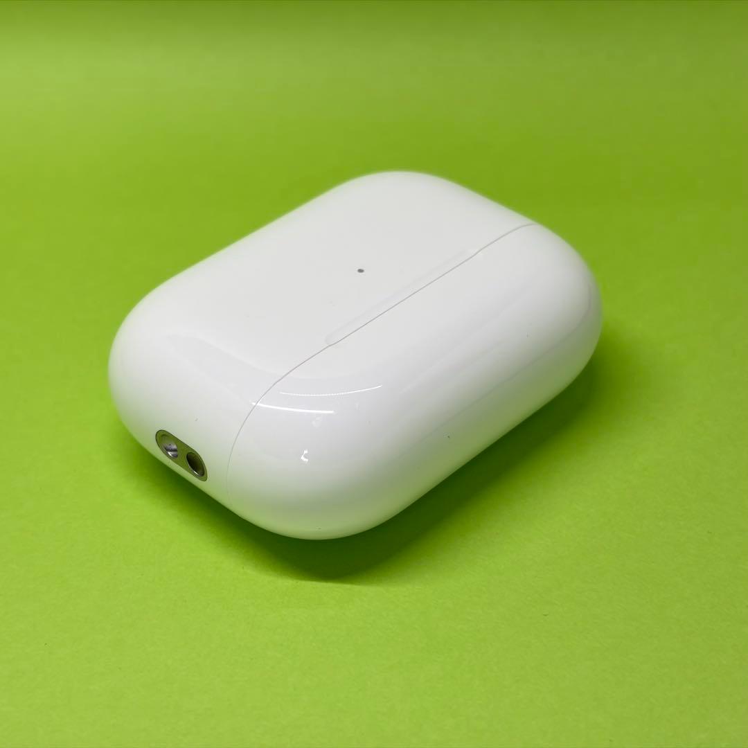 純正 AirPods Pro 第2世代 USB-C 充電ケース a4 - メルカリ