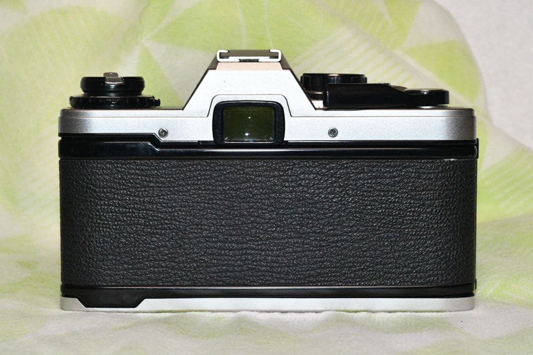 《動作品》OLYMPUS OM10 Silver+50/1.8 a406