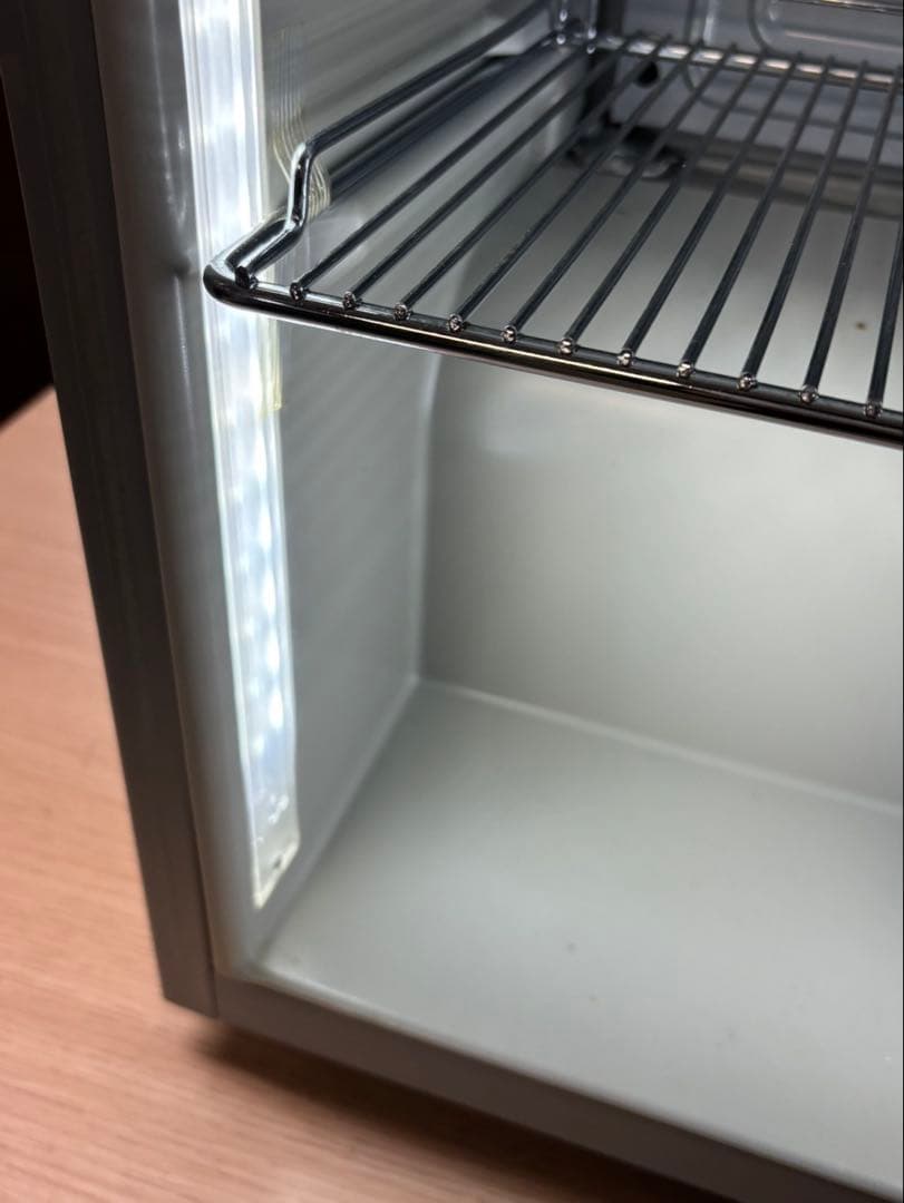 ★希少 Red Bull ミニ冷蔵庫 RB-GDC LED レッドブル