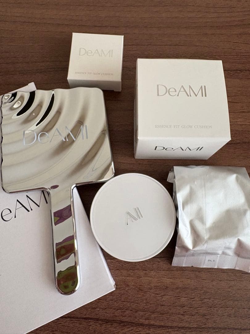 Deami クッションファンデ、ノベルティ(ミラー、ミニクッション) Deami (ディアミー) クッションファンデーション | DeAmi 公式