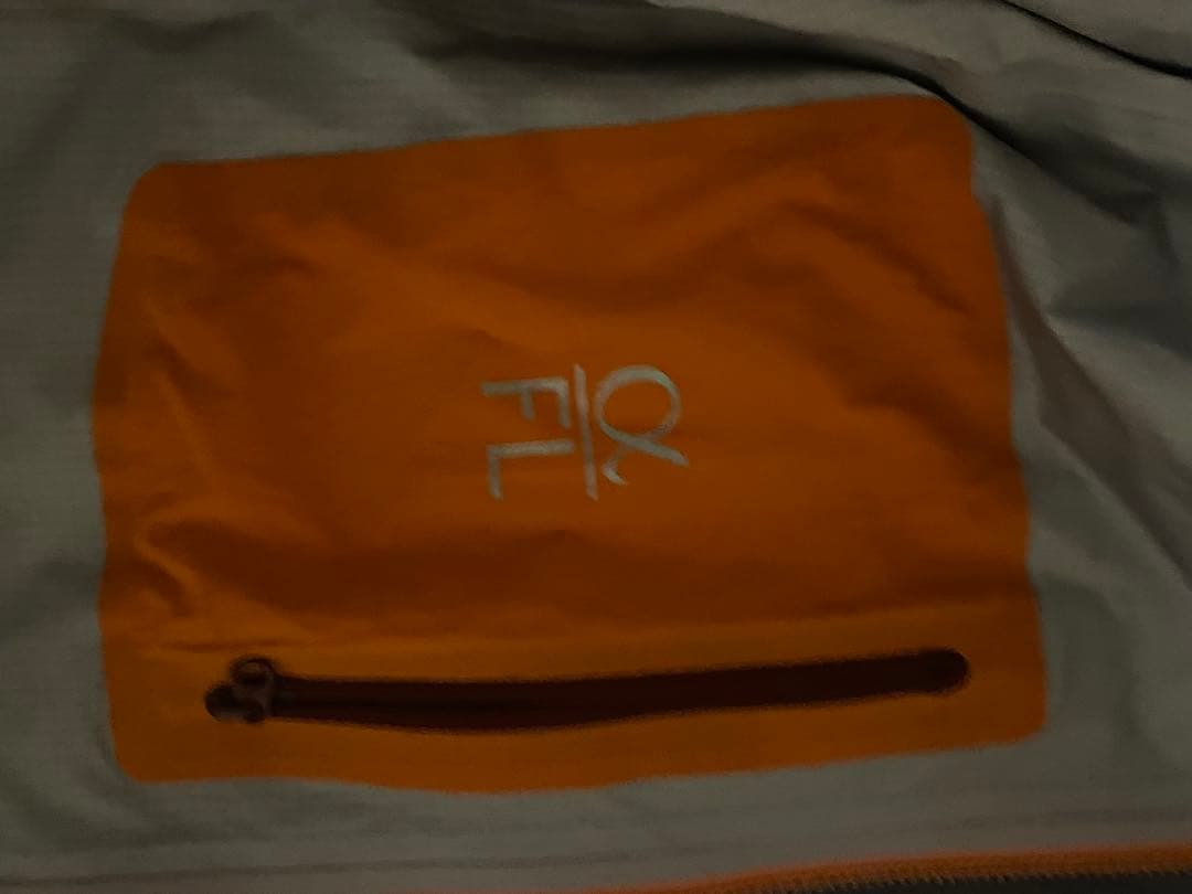 頑固ちゃん様専用 ARC'TERYX マウンテンパーカー オレンジ - メルカリ