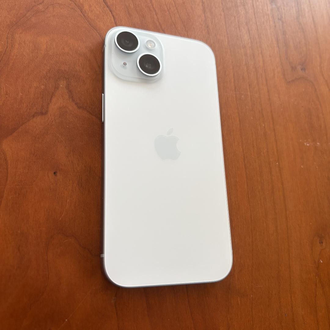 iPhone 15 ブルー　128GB　iphone本体