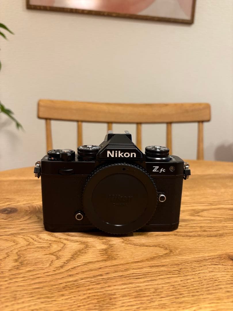 【ショット数686回】Nikon Z fc ミラーレス一眼 本体 バッテリー付き