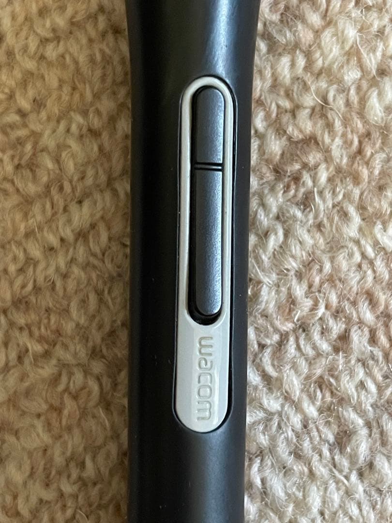 Wacom Cintiq22 液晶ペンタブレット 本体 + 付属品