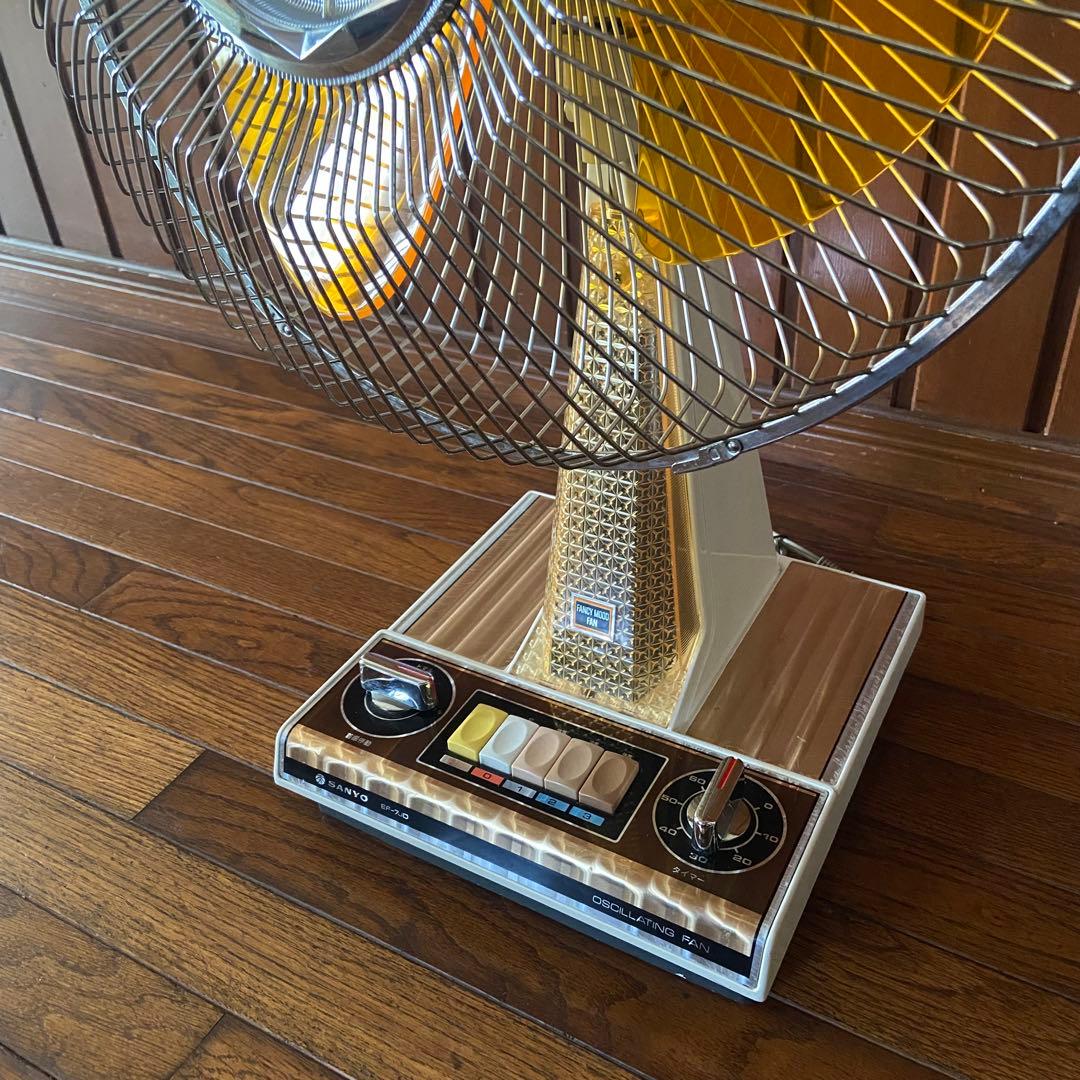 昭和レトロ　扇風機　ライト点灯します　希少　レトロポップ　美品　オレンジ