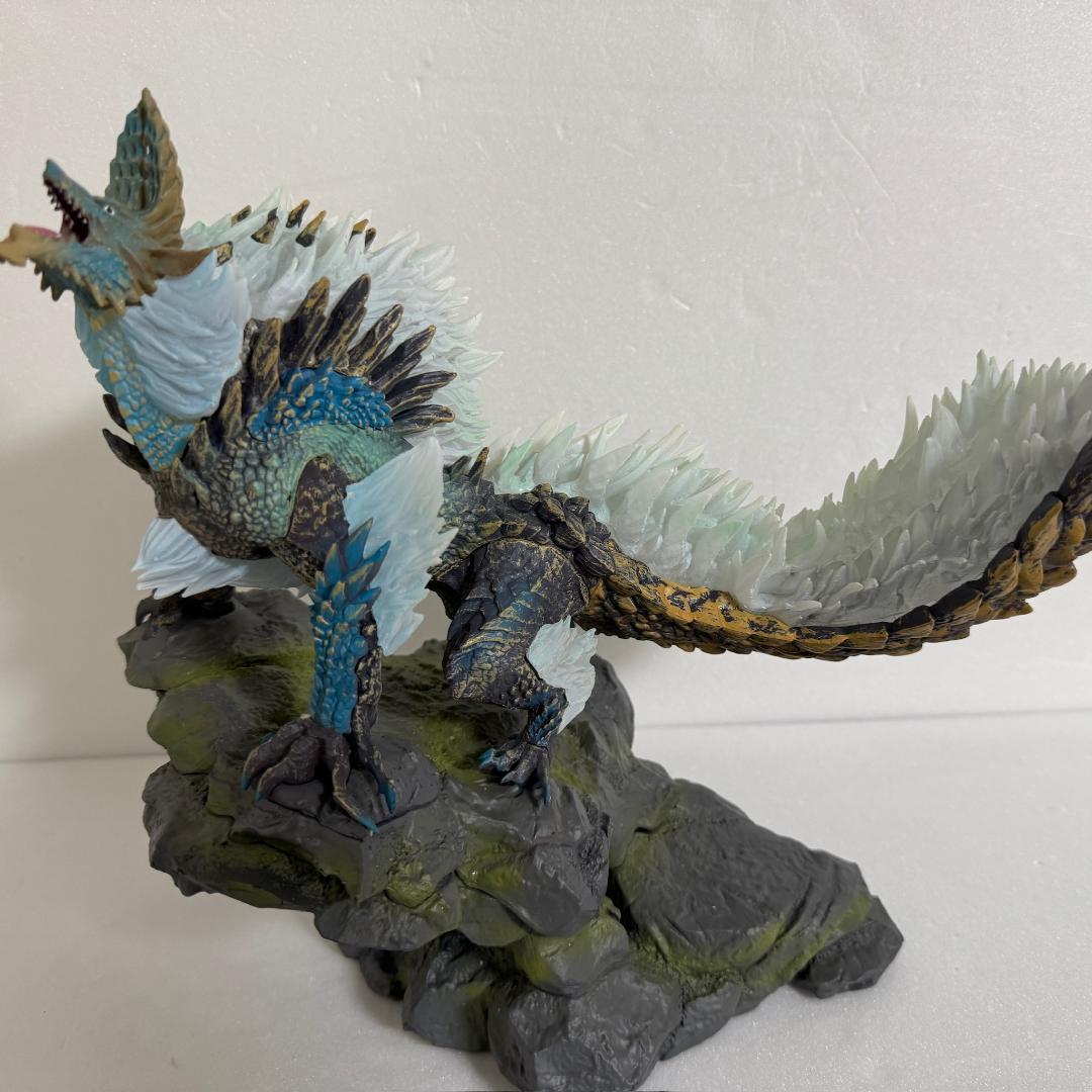 モンスターハンター ジンオウガ フィギュア 雷狼竜 LED点灯 特大サイズ