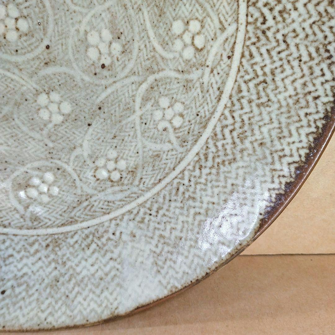 本物保証】島岡達三 地釉縄文象嵌皿 共箱 栞 人間国宝 美品
