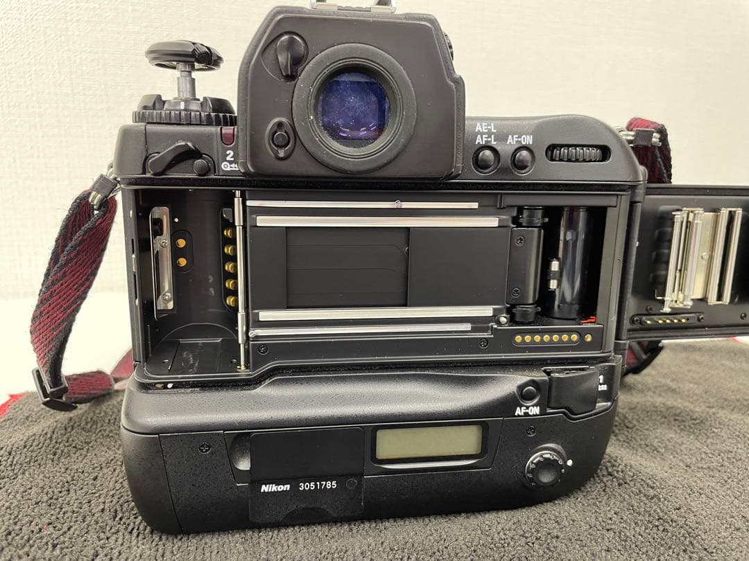 Nikon F5 フィルム一眼レフカメラ