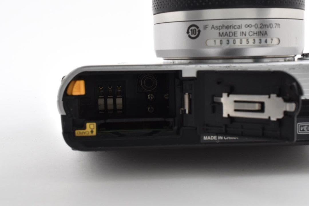 Nikon ニコン 1 J1 シルバー レンズキット ミラーレス一眼カメラ