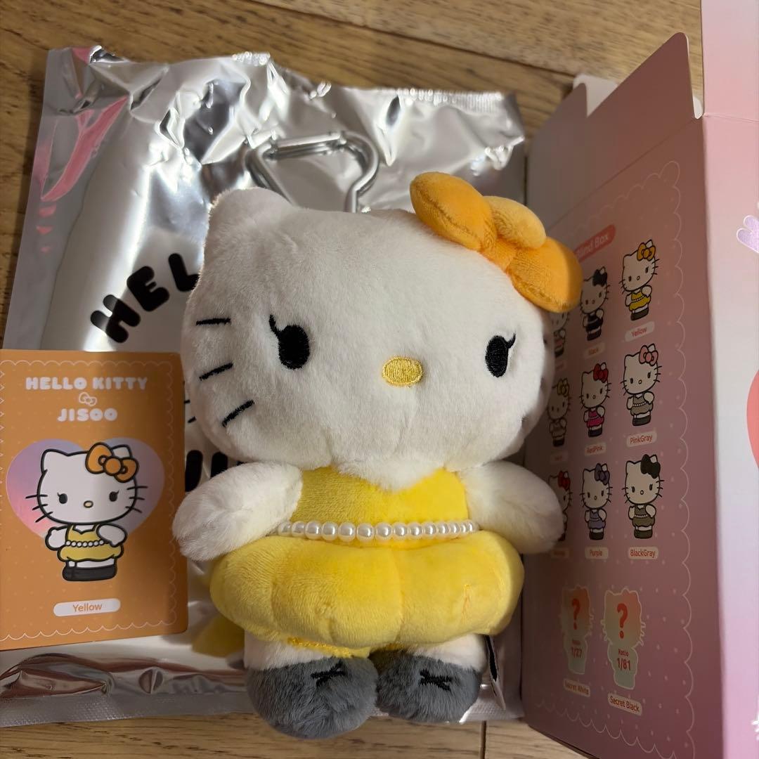 最安値】BLACKPINK JISOO ジス ハローキティ イエロー 黄色 - メルカリ