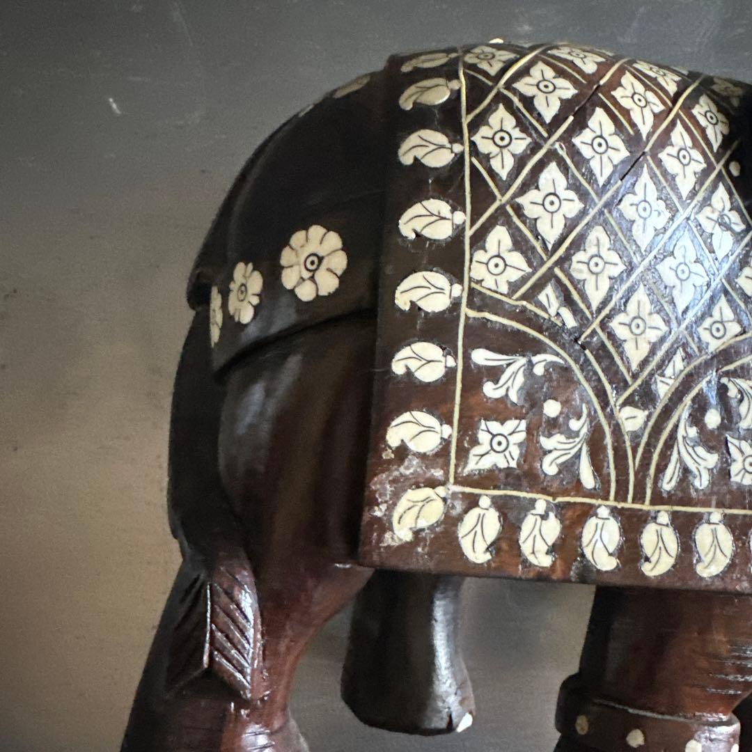 最終お値下げ‼️中国 唐木紫壇製 獣骨象嵌装飾 インド象 置物 - メルカリ