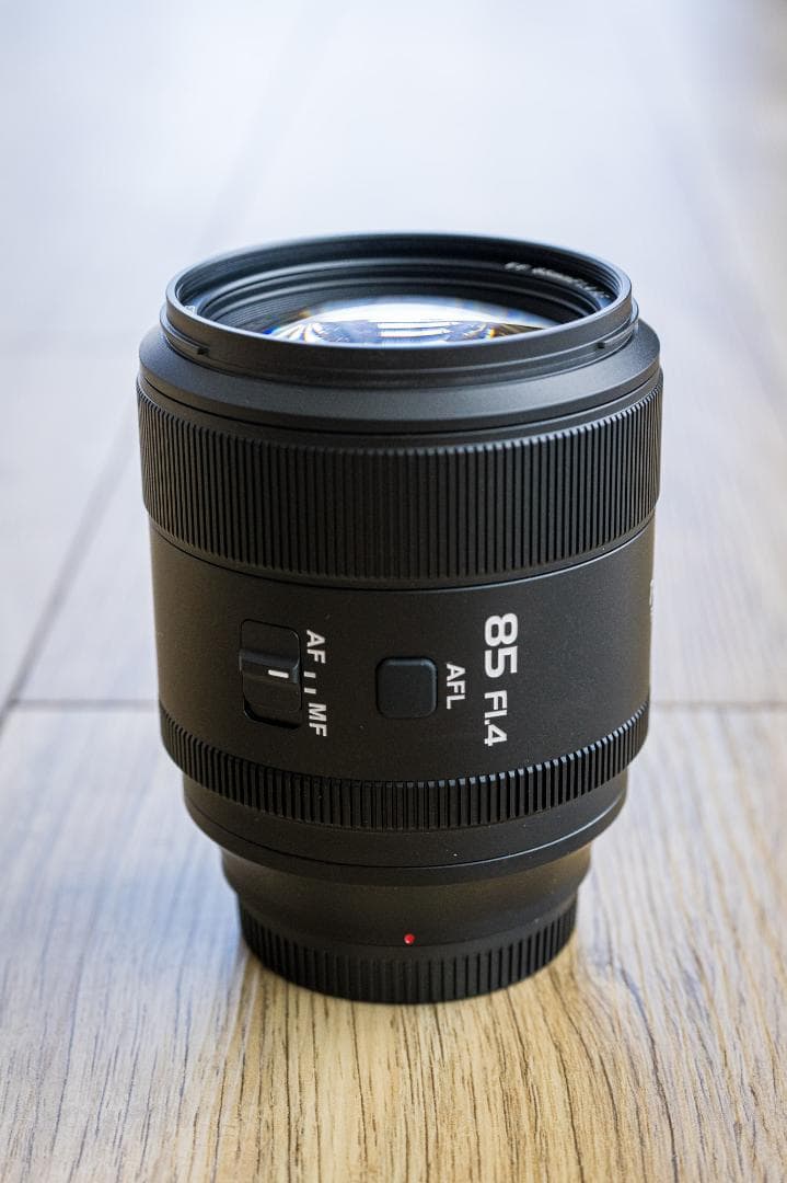 SIRUI Aurora 85mm F1.4 sonyE 純正フィルター2種付