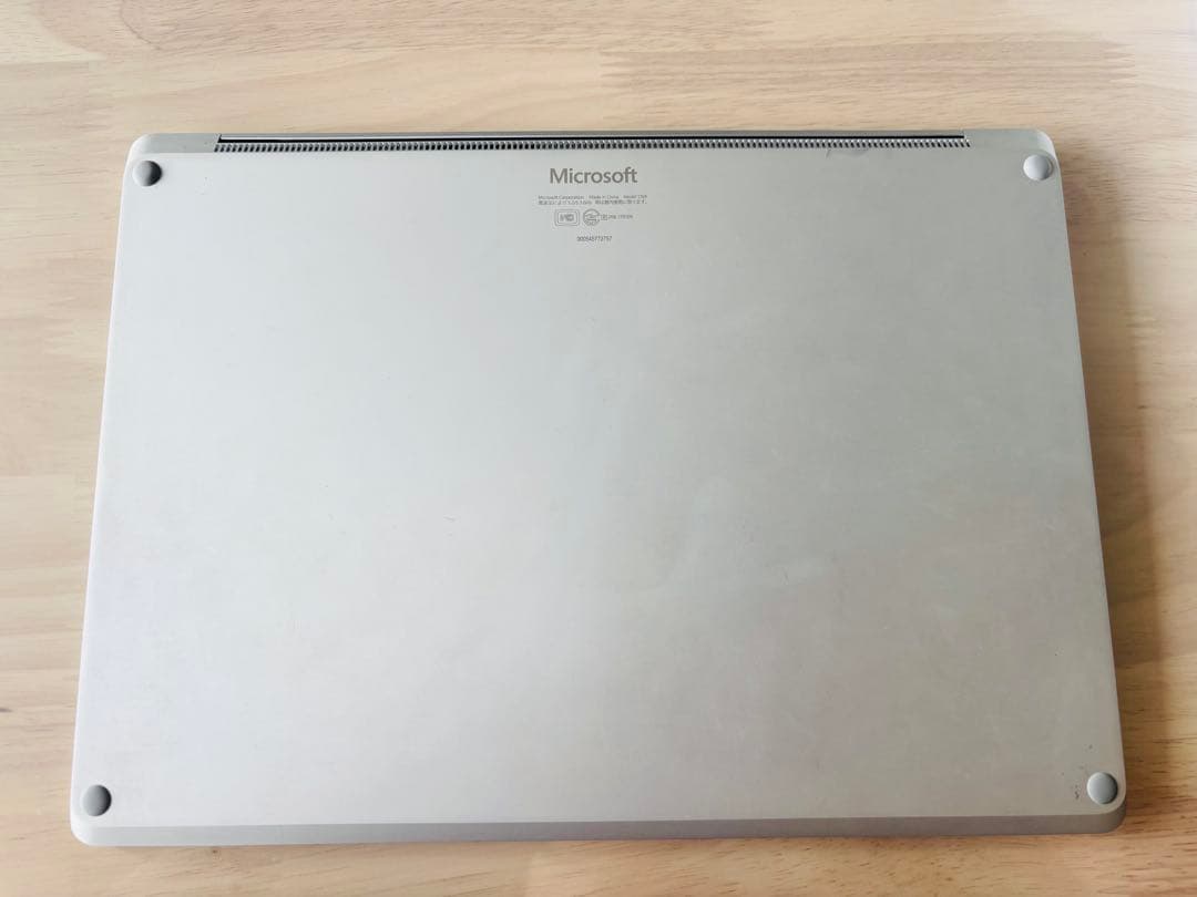 Surface Laptop (第 1 世代)