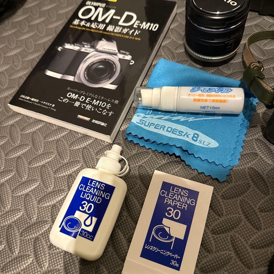 激レア OLYMPUS OM-D E-M10 グリーン 広角レンズ付！