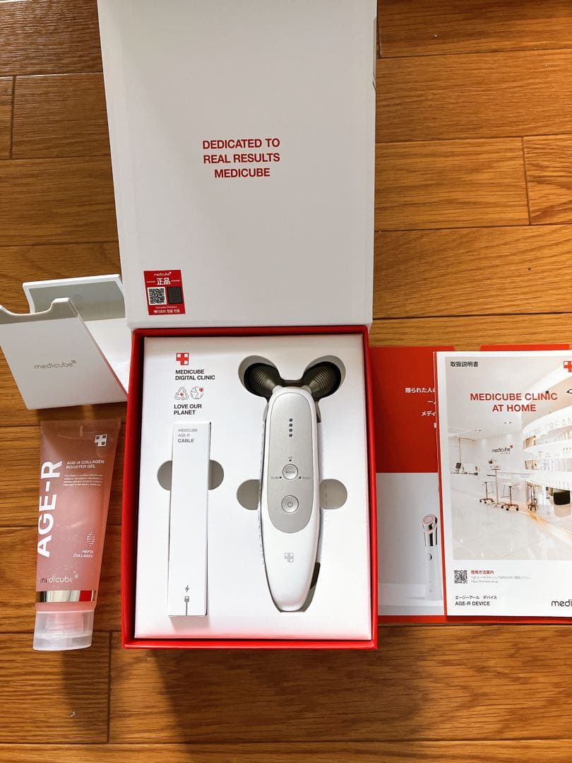 MEDICUBEメディキューブAGE-R DERMA EMS SHOT美容器
