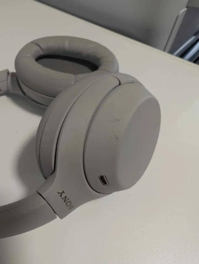 Sony WH-1000XM4 ワイヤレスヘッドホン ケース付き