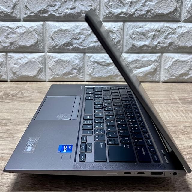 《極美品級》モバイルワークステーション！HP ZBook Firefly G8