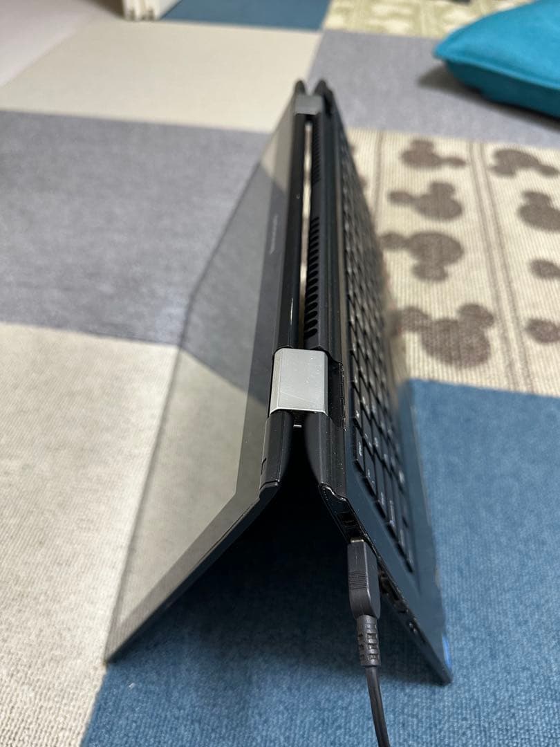 Lenovoブラック yoga 500 core i5, 4gb Ram