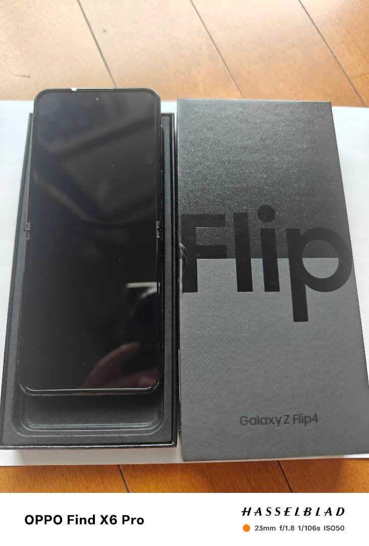 [3匹のこぶた]galaxy Z flip 4 512GB SIM 海外版