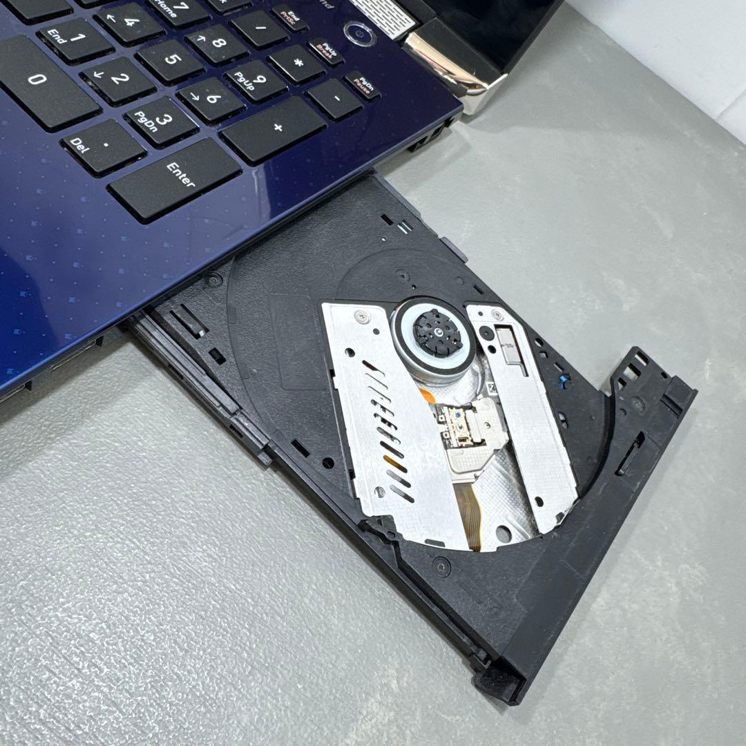 極上】東芝スタイリッシュブル☘10世代i7☘️NVMe512メモリ16GB - メルカリ