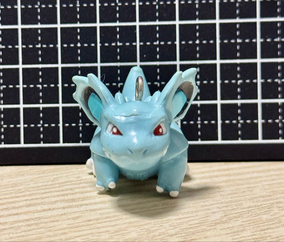ポケモンフィギュア ニドリーナ〚当時物〛 モンコレ - メルカリ